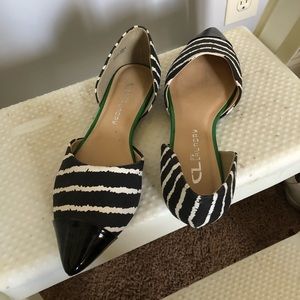 Black & White Flats